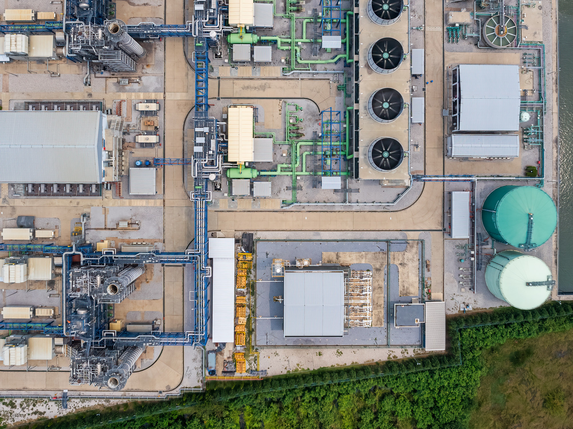 Fast-Tracking a 5x Natural Gas Plant Expansion with Strategic Permitting Support