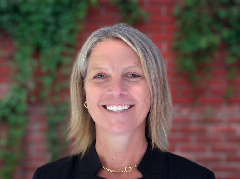 Jenna Newcomb Headshot