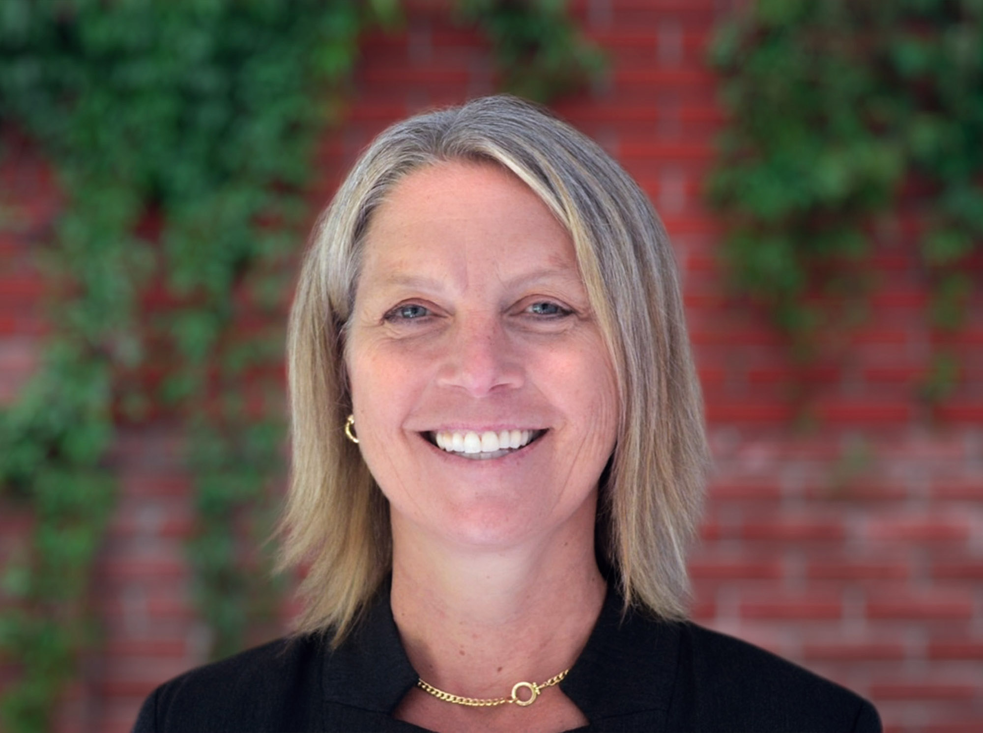 Jenna Newcomb Headshot